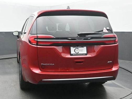 Pr6 2027 Chrysler Pacifica L