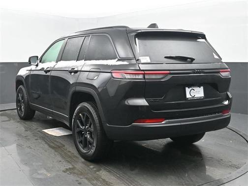 2026 Jeep Grand Cherokee Altitude