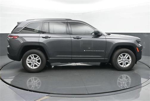 2022 Jeep Grand Cherokee Laredo