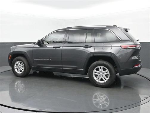 2022 Jeep Grand Cherokee Laredo