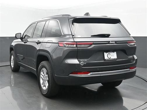 2022 Jeep Grand Cherokee Laredo