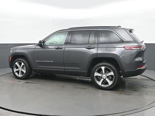 Baltic Gray Metallic Clearcoat 2026 Jeep Grand Cherokee Limited