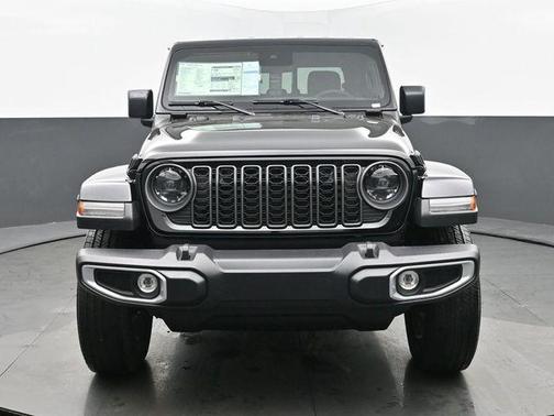 Black Clearcoat 2025 Jeep Gladiator Sport S