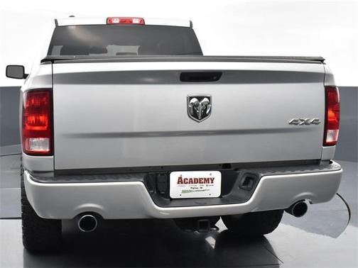 Photo 4 of 29 of 2018 RAM 1500 Express