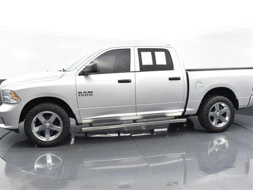 Photo 2 of 29 of 2018 RAM 1500 Express