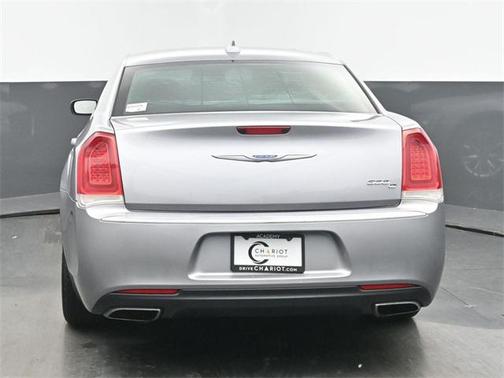 2017 Chrysler 300C Base
