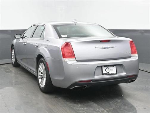 2017 Chrysler 300C Base
