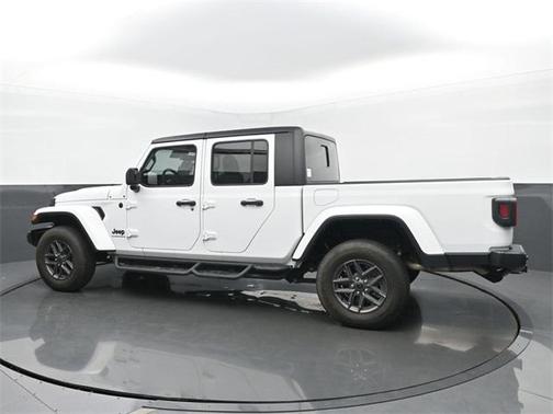 2024 Jeep Gladiator Sport S