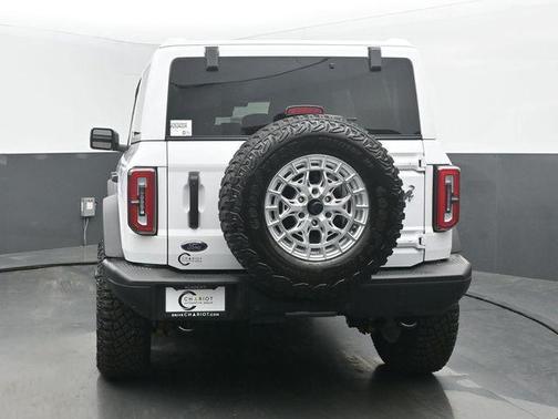 Oxford White 2025 Ford Bronco Badlands