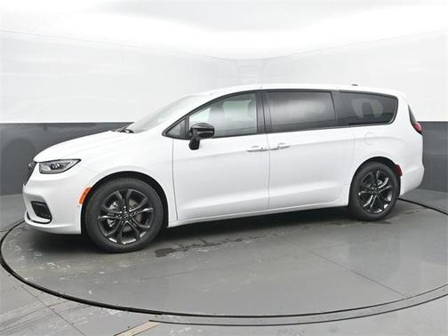 2026 Chrysler Pacifica L