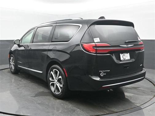 2026 Chrysler Pacifica L