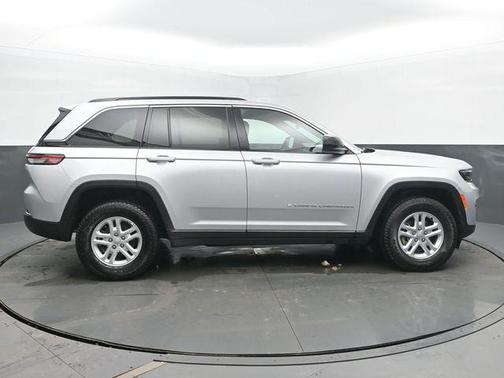 Silver Zynith 2025 Jeep Grand Cherokee Laredo