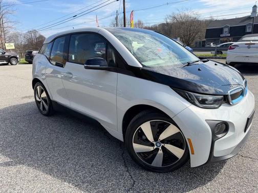 Capparis White w/ BMW i Frozen Blue Accent 2015 BMW i3 Base