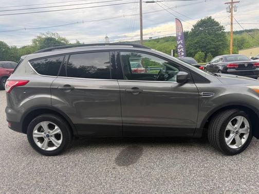 Sterling Gray Metallic 2014 Ford Escape SE