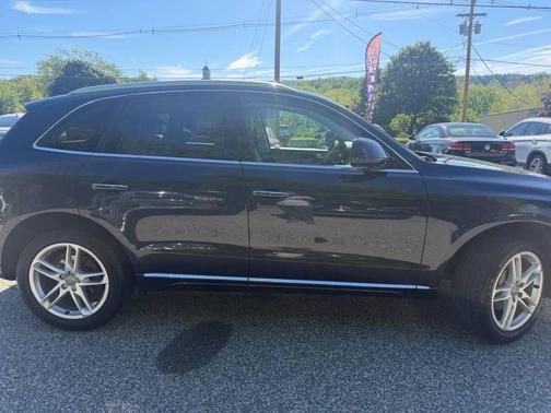 Moonlight Blue Metallic 2016 Audi Q5 2.0T Premium