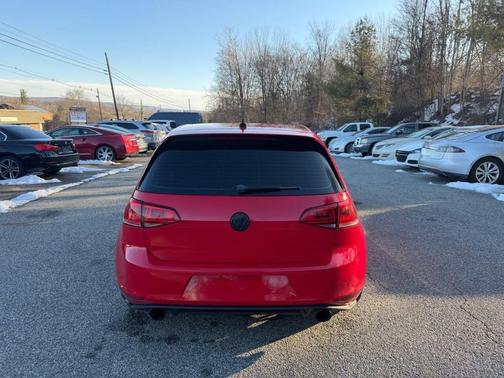 2016 Volkswagen Golf GTI 2.0T SE 4-Door