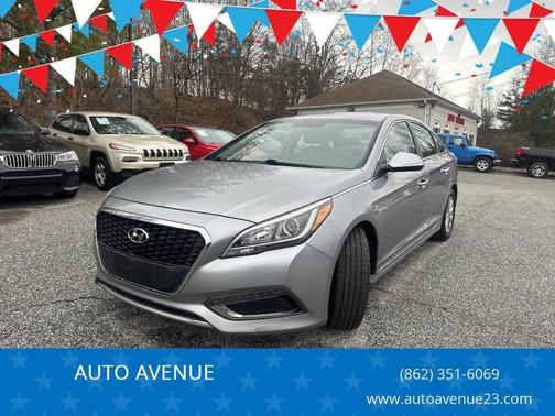 2016 Hyundai SONATA Hybrid SE