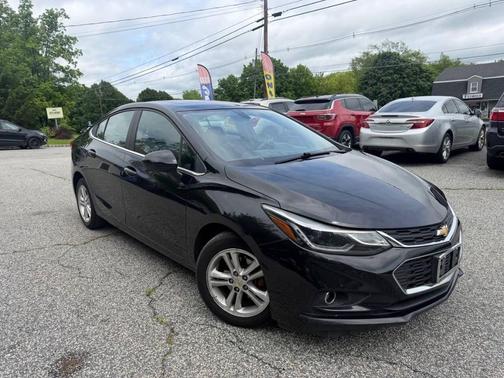 Mosaic Black Metallic 2018 Chevrolet Cruze LT