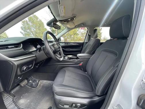 2021 Jeep Grand Cherokee L Laredo