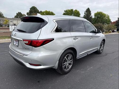 2017 INFINITI QX60 Base