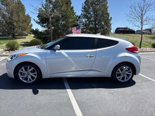 2017 Hyundai Veloster Base