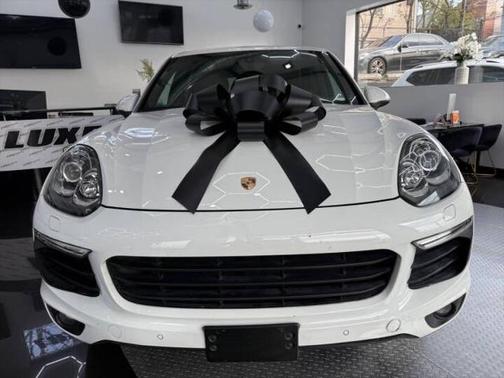 2017 Porsche Cayenne Platinum Edition