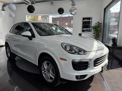2017 Porsche Cayenne Platinum Edition