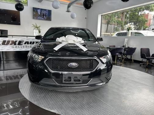 2016 Ford Taurus SHO