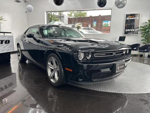 2015 Dodge Challenger SXT