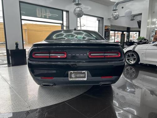 2015 Dodge Challenger SXT