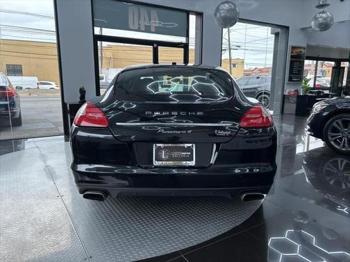 2011 Porsche Panamera 4