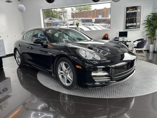 2011 Porsche Panamera 4
