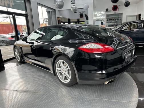 2011 Porsche Panamera 4