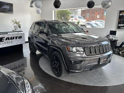 2017 Jeep Grand Cherokee Altitude