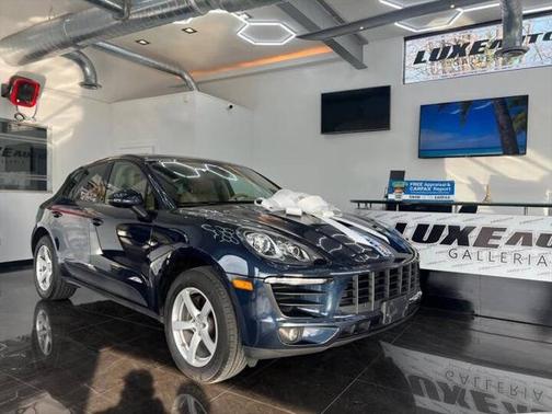 2017 Porsche Macan Base