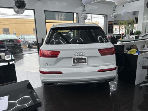 2019 Audi Q7 55 Premium Plus