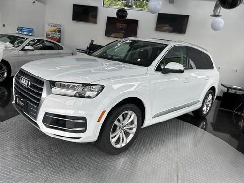 2019 Audi Q7 55 Premium Plus