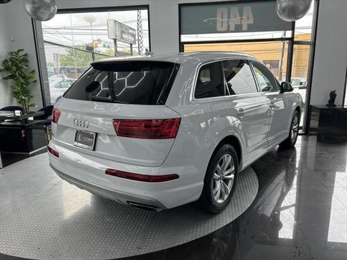 2019 Audi Q7 55 Premium Plus