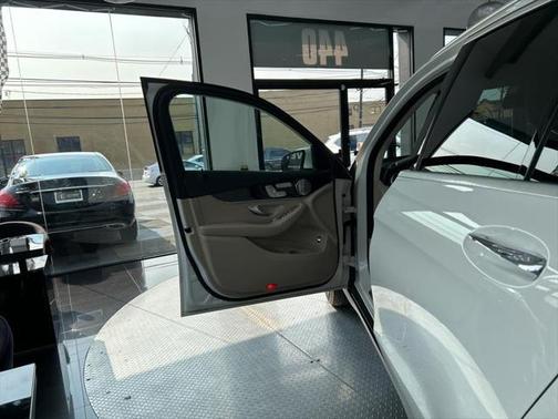 2017 Mercedes-Benz GLC 300 4MATIC