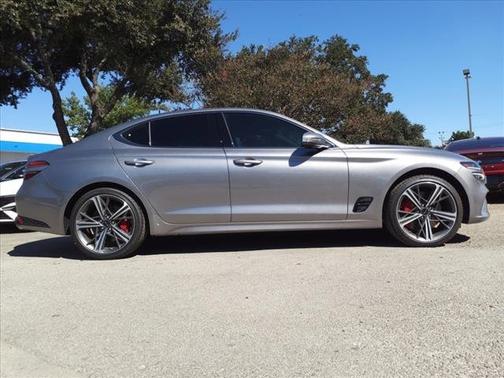 2025 Genesis G70 2.5T