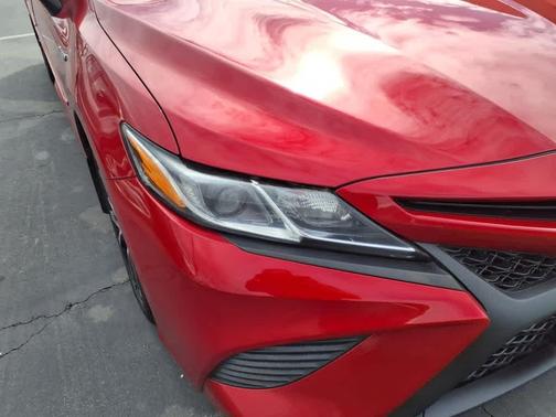 2020 Toyota Camry Hybrid SE