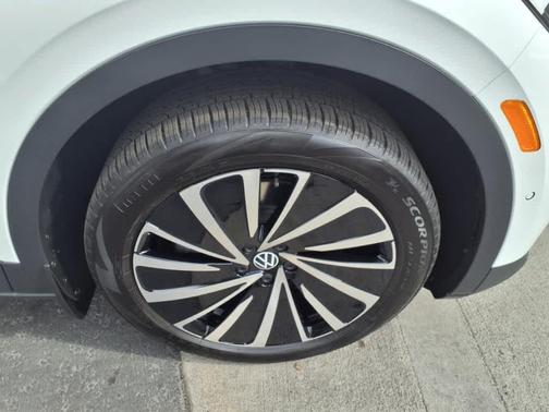 2025 Volkswagen ID.4 Pro