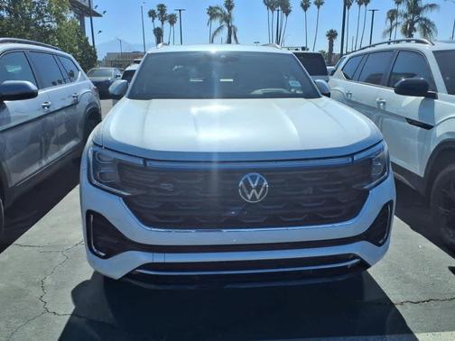 2025 Volkswagen Atlas Cross Sport 2.0T SEL Premium R-Line