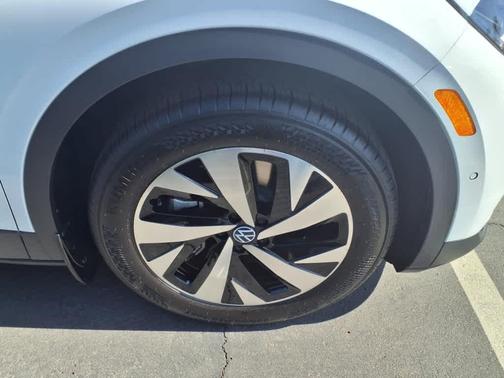 2025 Volkswagen ID.4 Pro