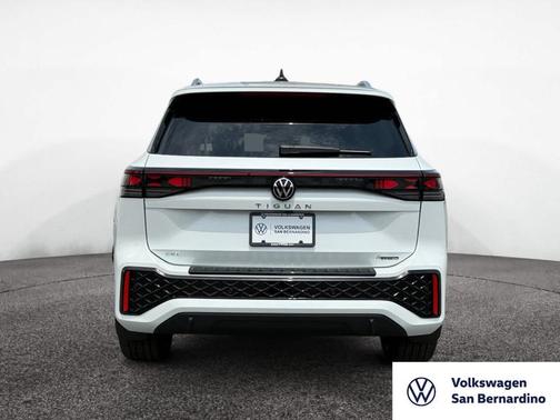 2025 Volkswagen Tiguan 2.0T SEL R-Line