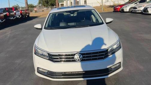 2017 Volkswagen Passat 1.8T SEL Premium