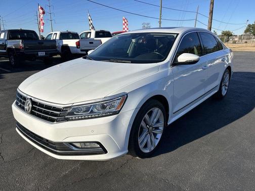 2017 Volkswagen Passat 1.8T SEL Premium