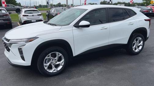 Summit White 2024 Chevrolet Trax LS