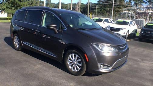2018 Chrysler Pacifica Touring-L