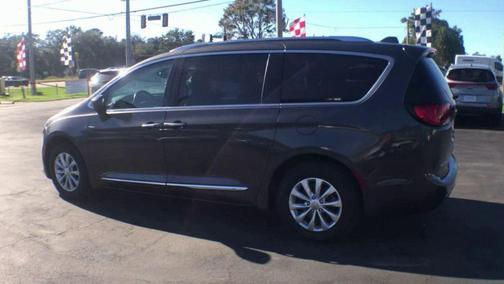 2018 Chrysler Pacifica Touring-L